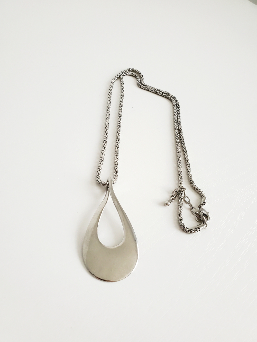 Silver Tear Drop Pendant Necklace - Polished Silver